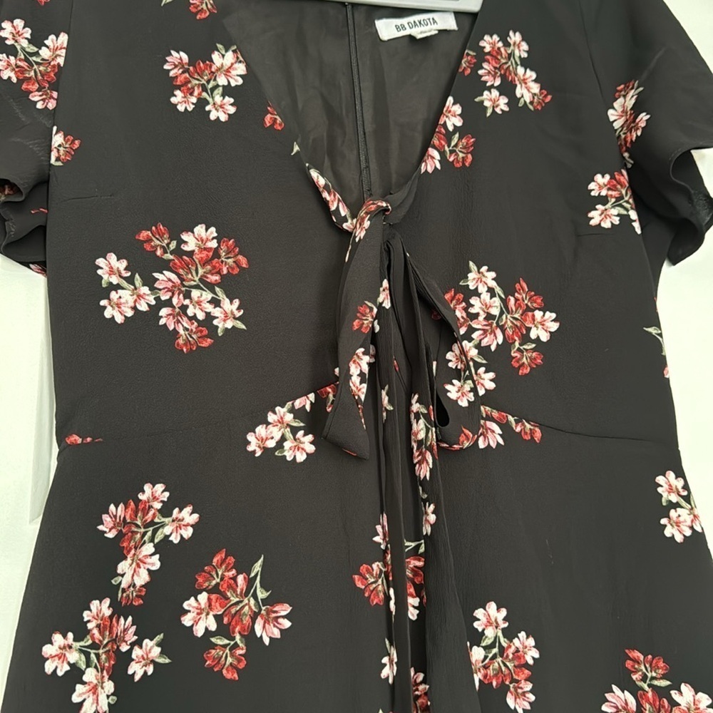 BB Dakota Floral V-Neck Ruffle Flare Swing Mini Dress Size 6 Women’s Fall Dress - Picture 8 of 16